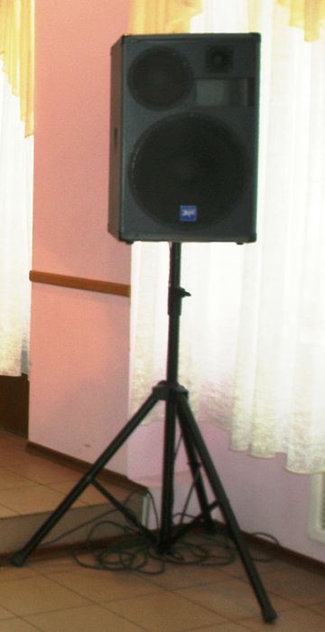 Продам две колонки Парк  в хорошем состоянии  18 000 гр.