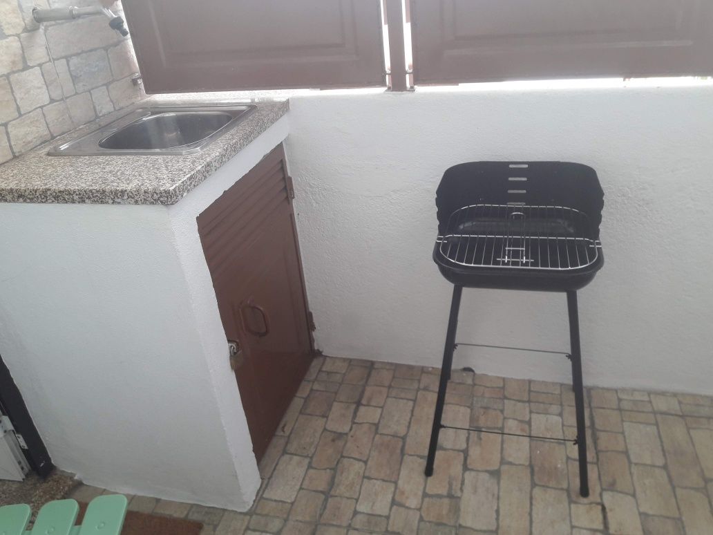 Alugo pequena casa mobilada na Vila da Sertã