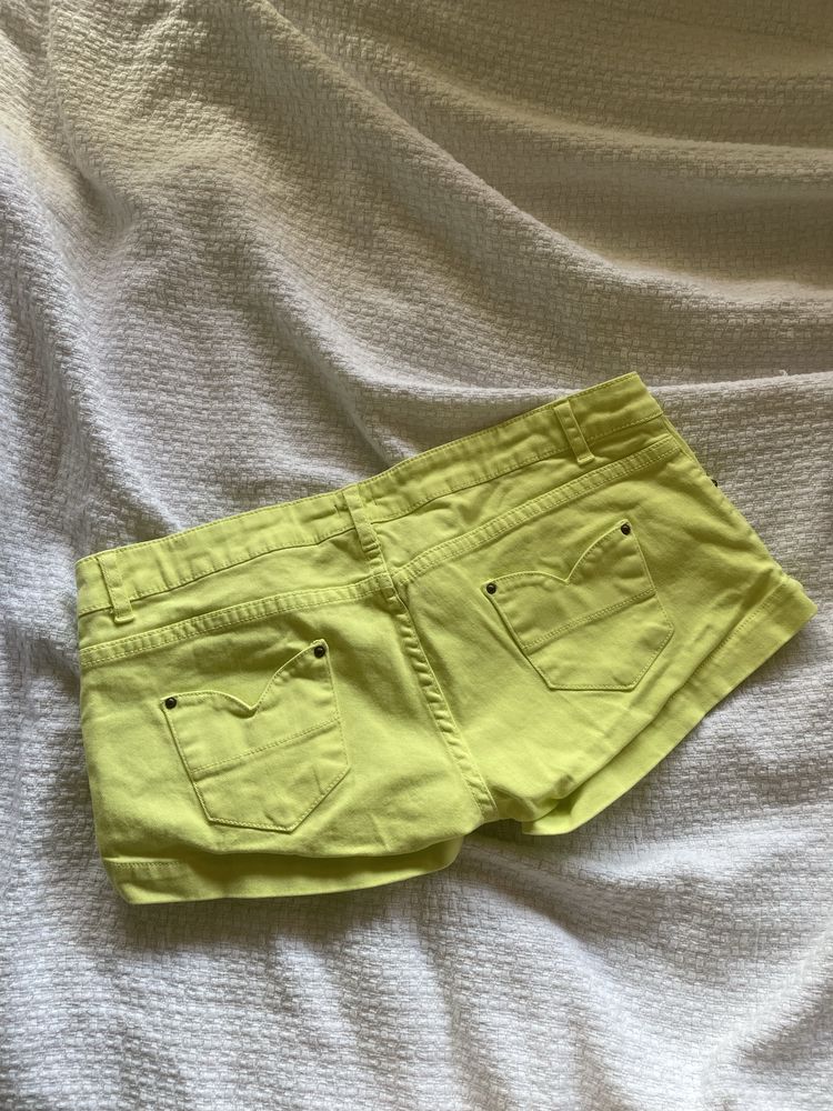 Limonkowe krótkie spodenki calzedonia M