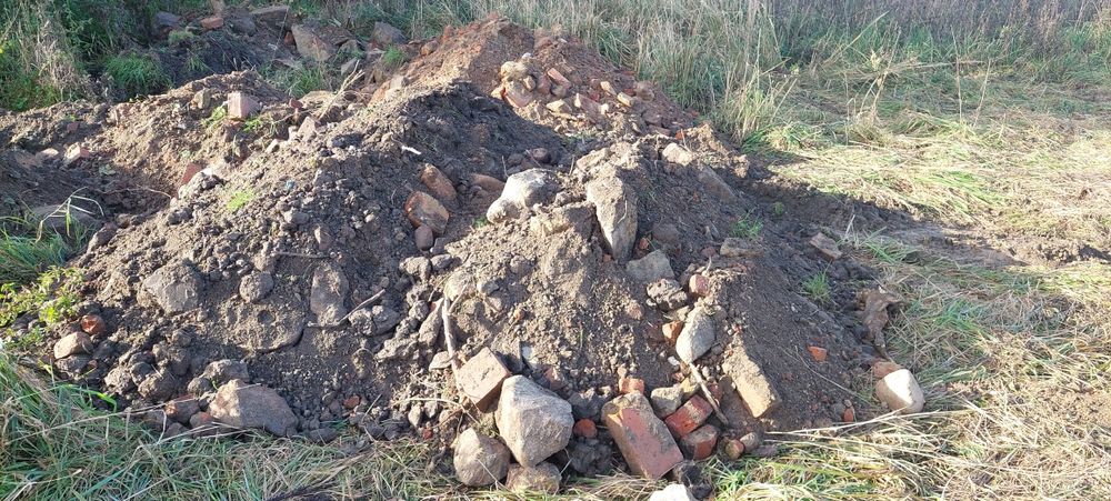 Oddam ziemie z gruzem