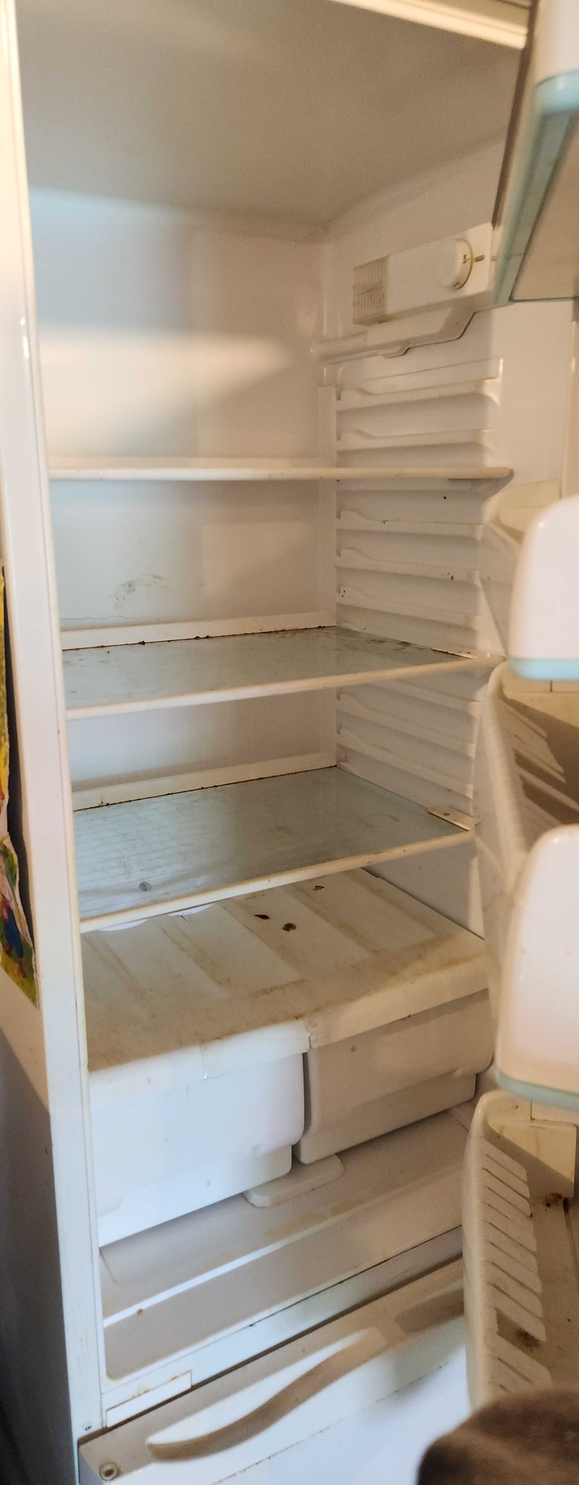 Холодильник Ardo не робочий