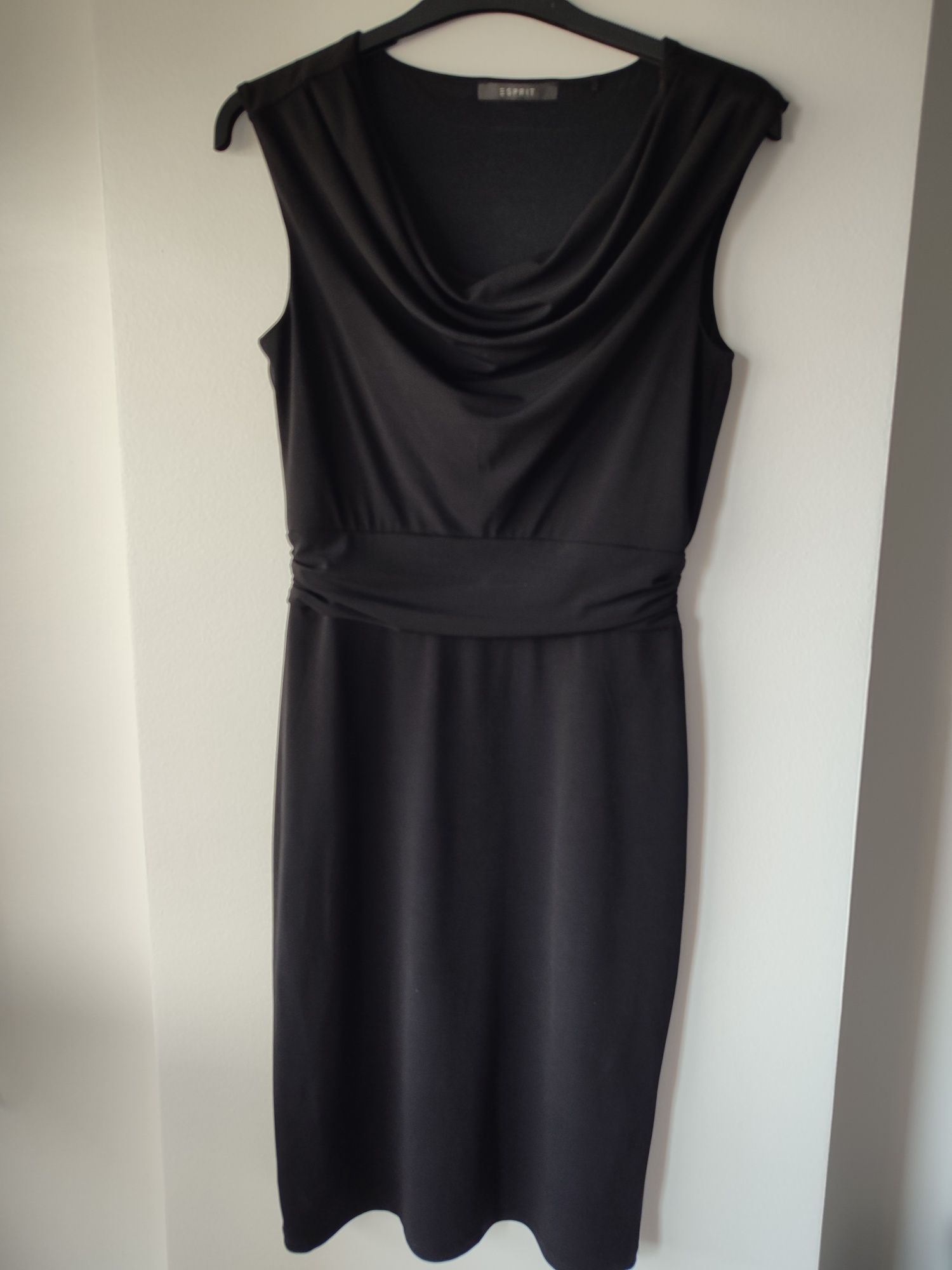 Vestido preto Esprit