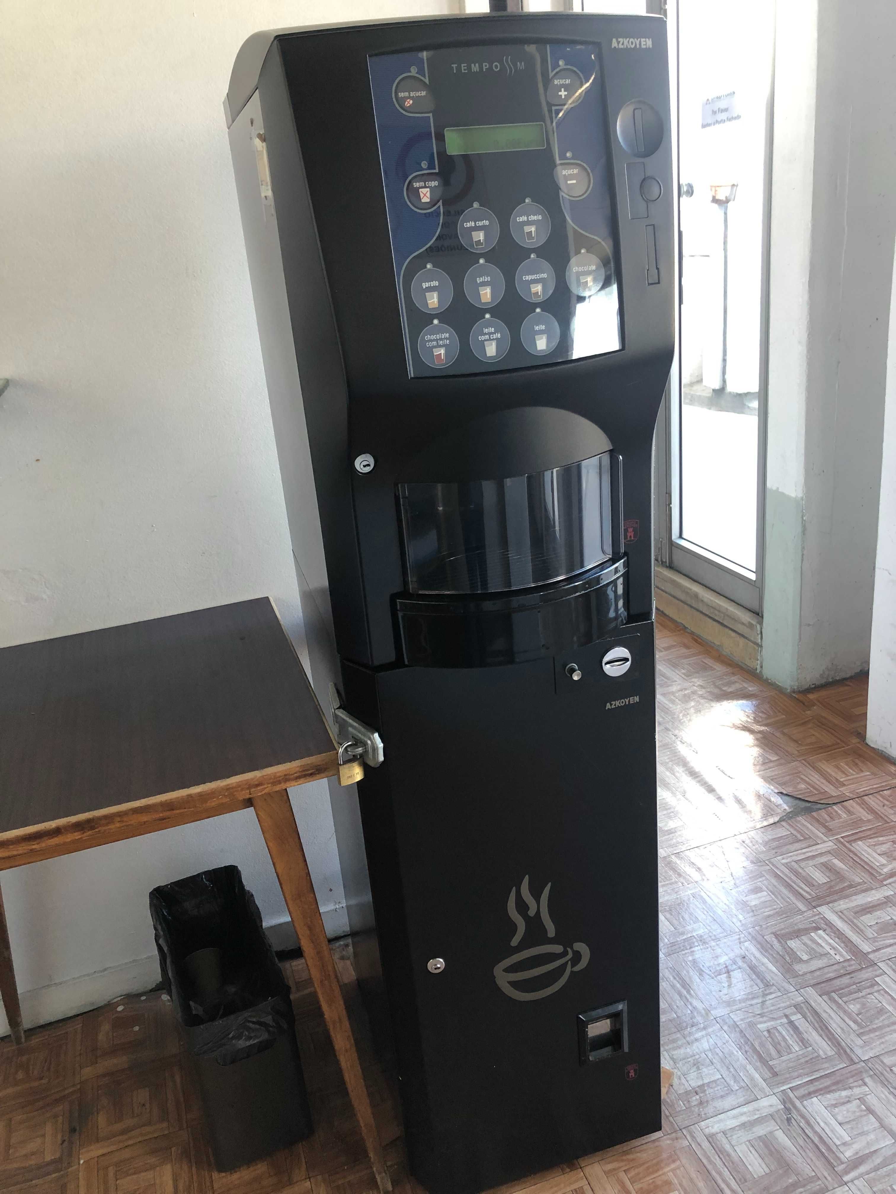 Maquina de Vending Saeco combi snacks e Azkoyen M