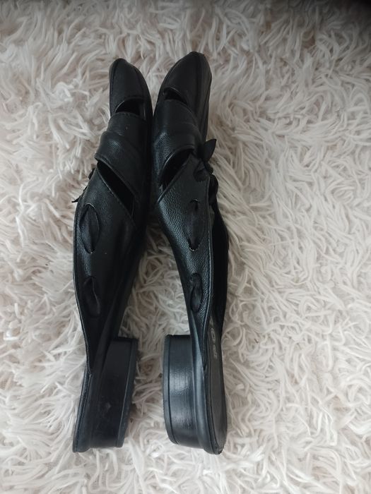 Капці, шльопанці жіночі, шкіряні, 37 р.