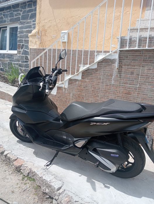 Vendo ou vendo uma  mota Honda 125