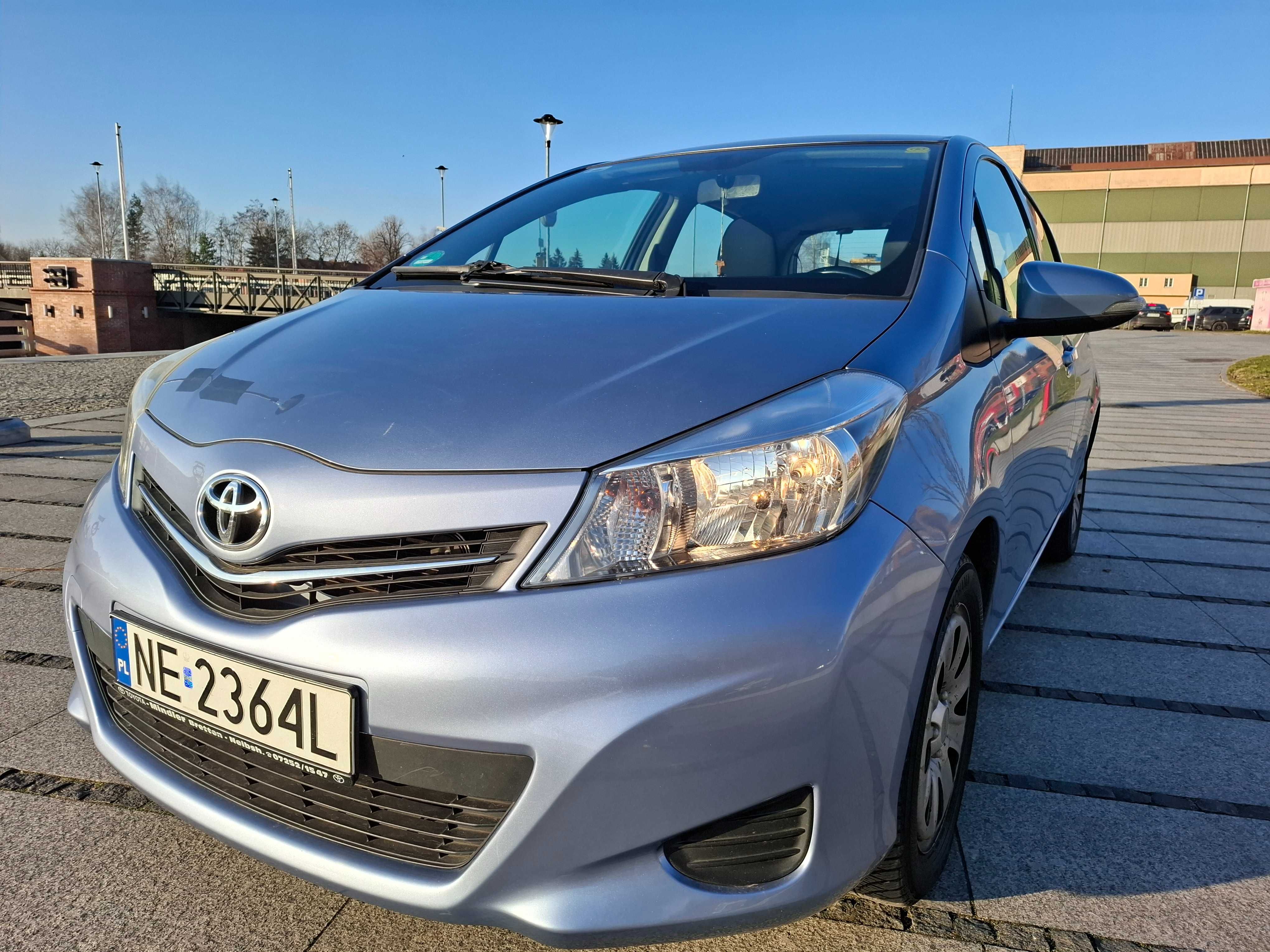 Toyota Yaris 1.0vvti 69km klima kamera hak full servis Aso Toyota