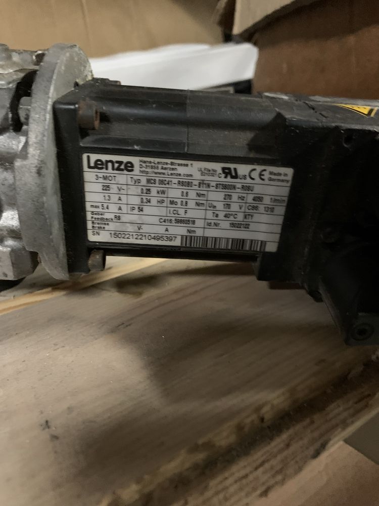 Servo motor Lenz