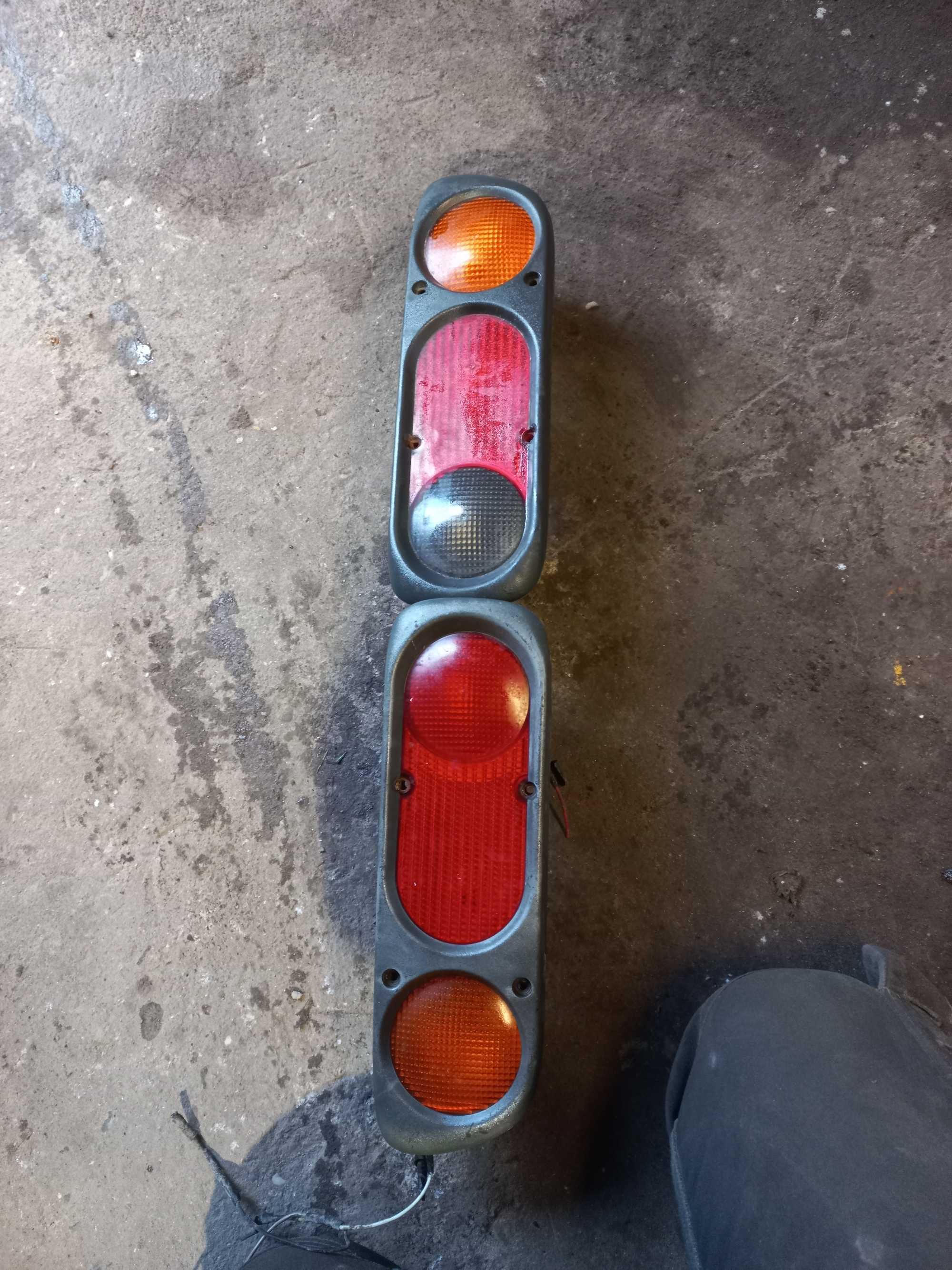 Lampy Tył Nissan Terano