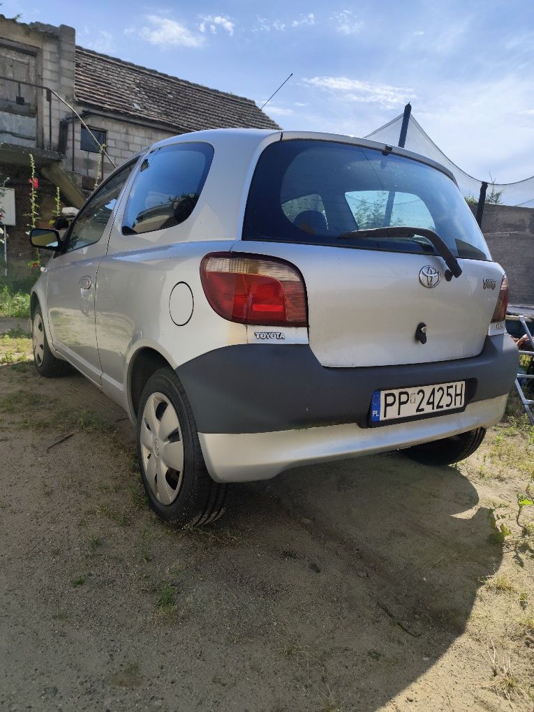 Sprzedam Toyotę Yaris 1.0 benzyna