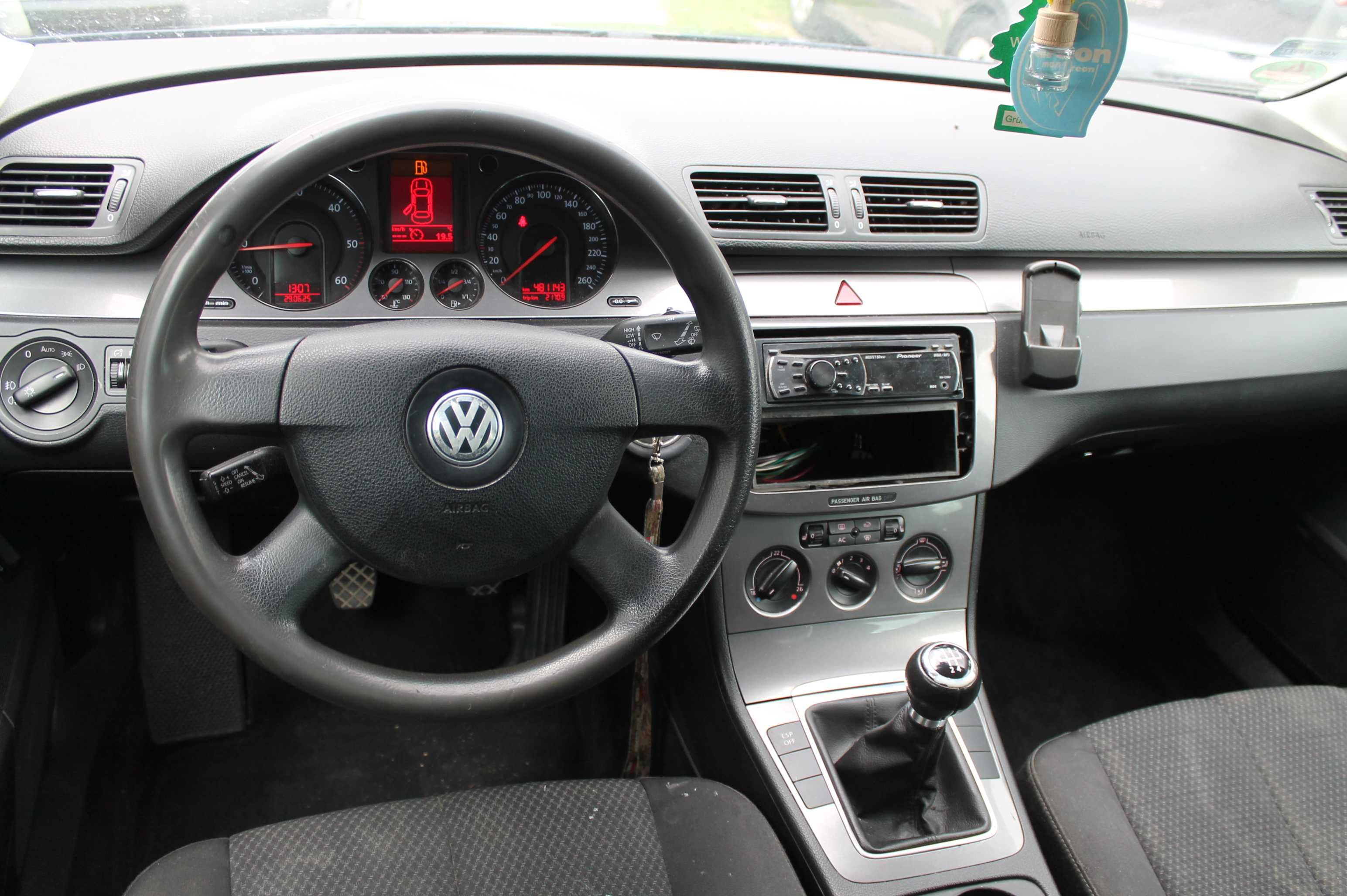 Volkswagen Passat B6 1.9 TDi Rok 2008