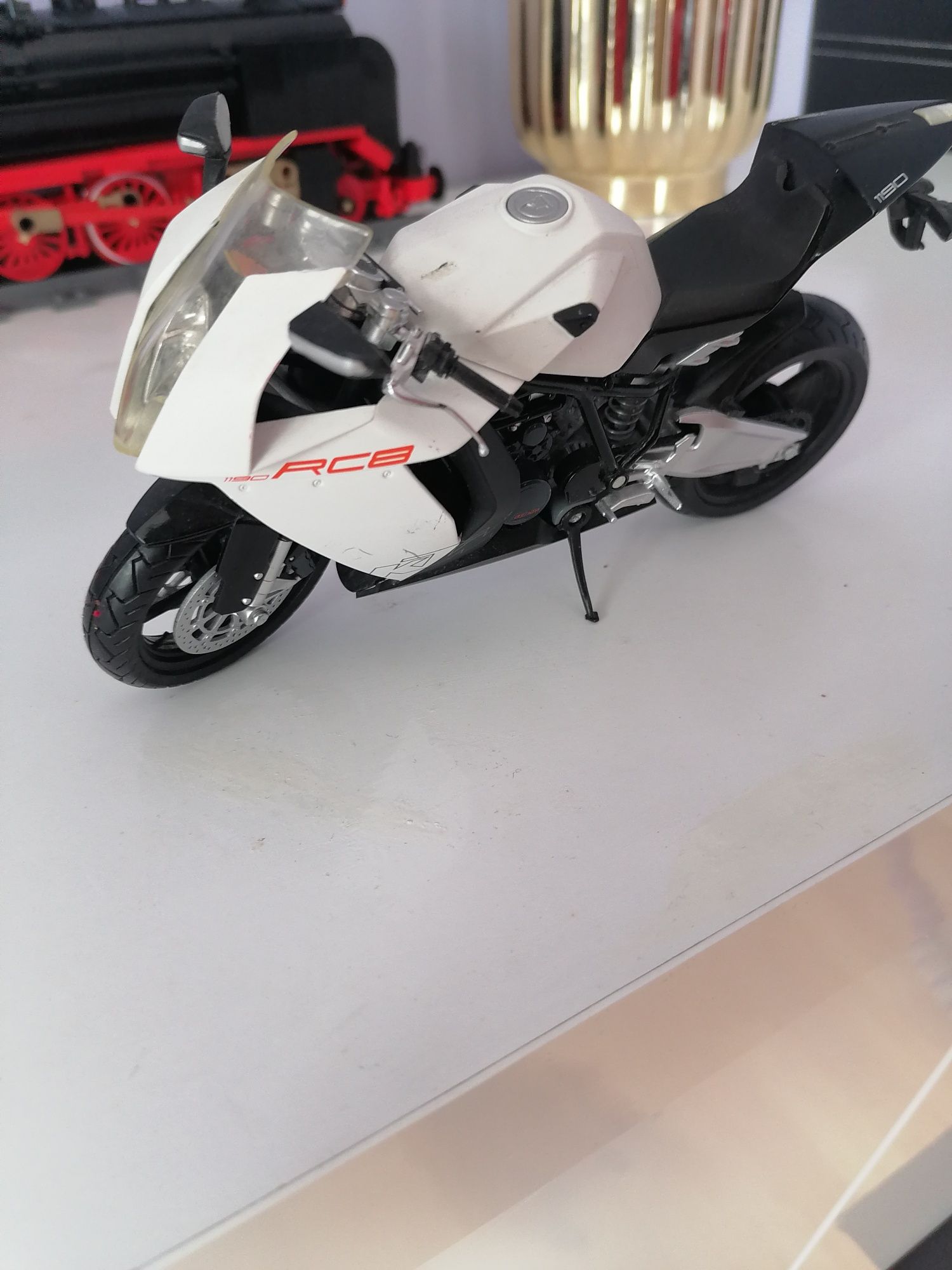 Model motocykla ktm 1:12