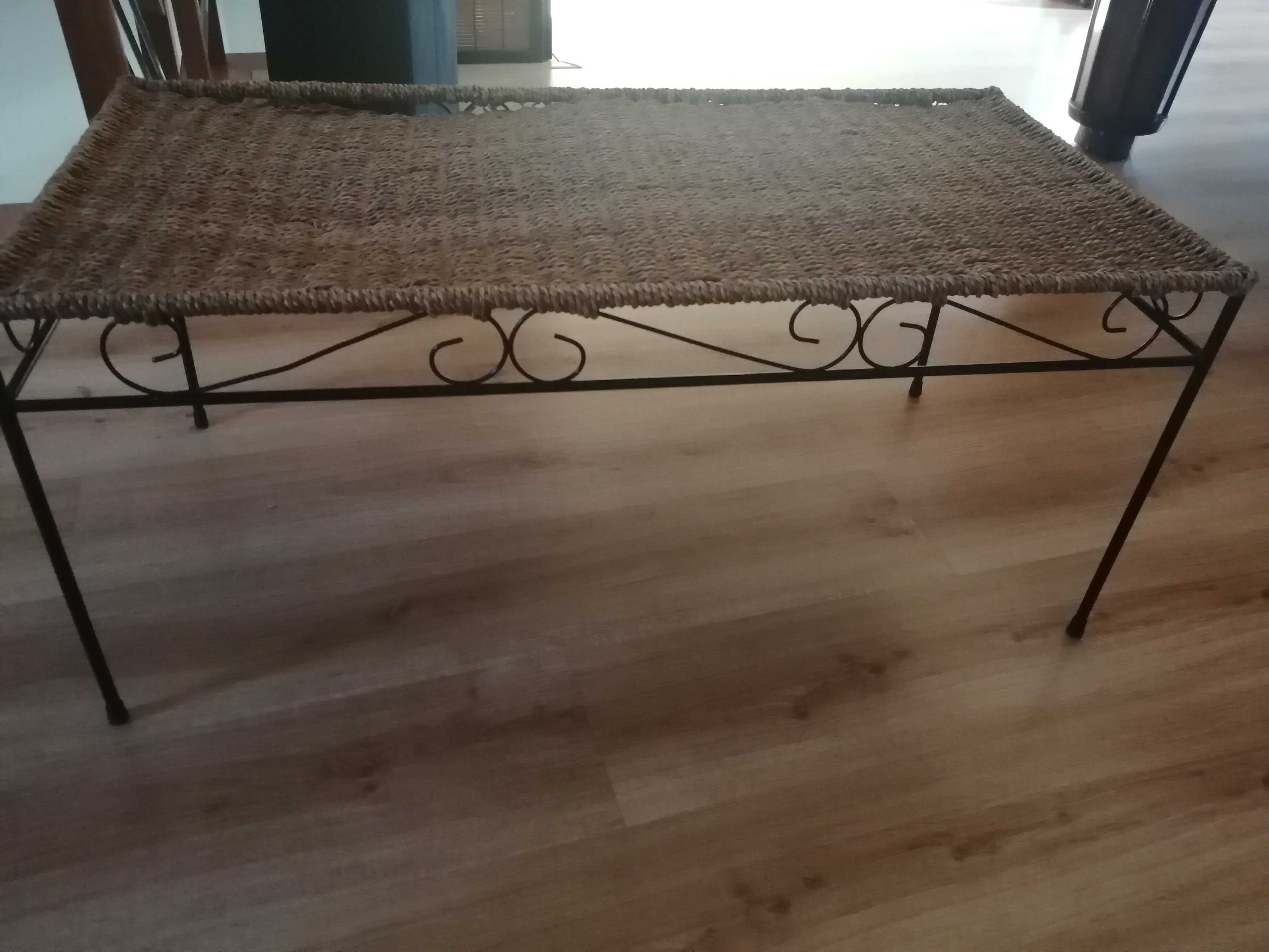 mesa de apoio salinha