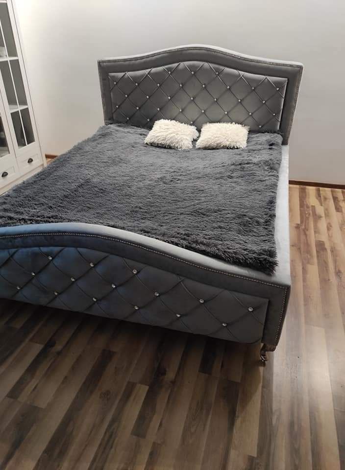 Łóżko tapicerowane nóżka ludwik 160x200 cm