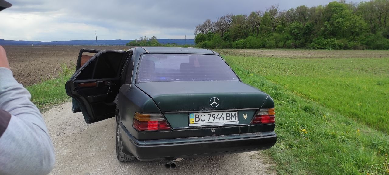 Продам Mercedes w124 200D