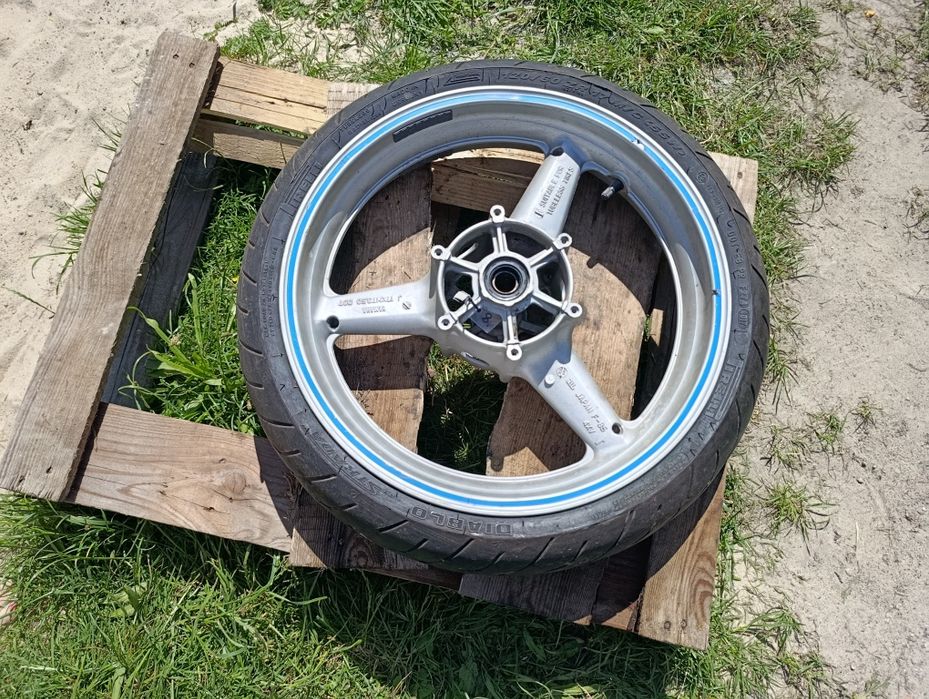 Opona przód przednia Yamaha R6 rj03 99 - 02 r felga opona Pirelli