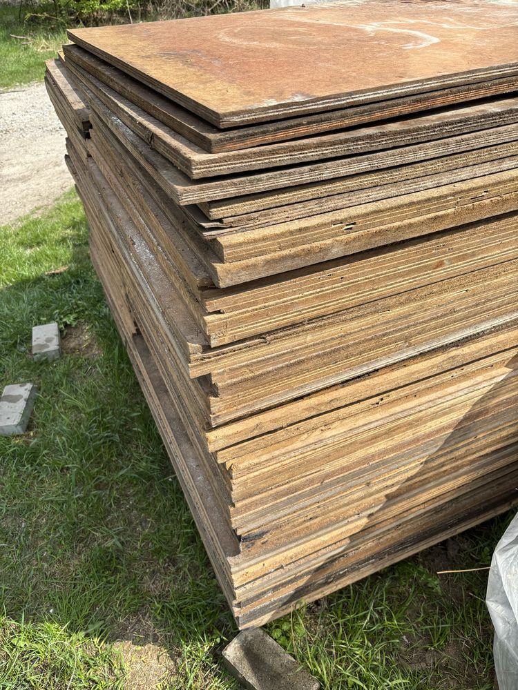 Płyta pilśniowa 101x71x2cm na rgały 2zł sztuka.