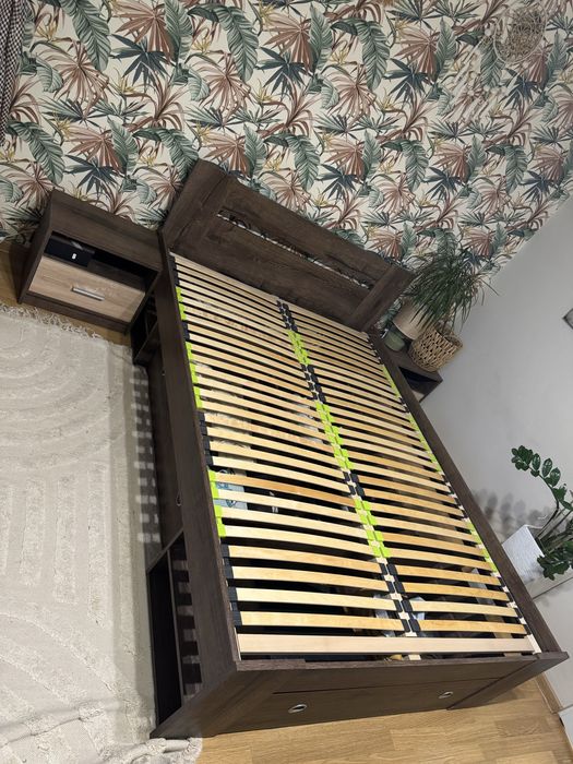 Łóżko 140x200 z szufladami i nakastlikami