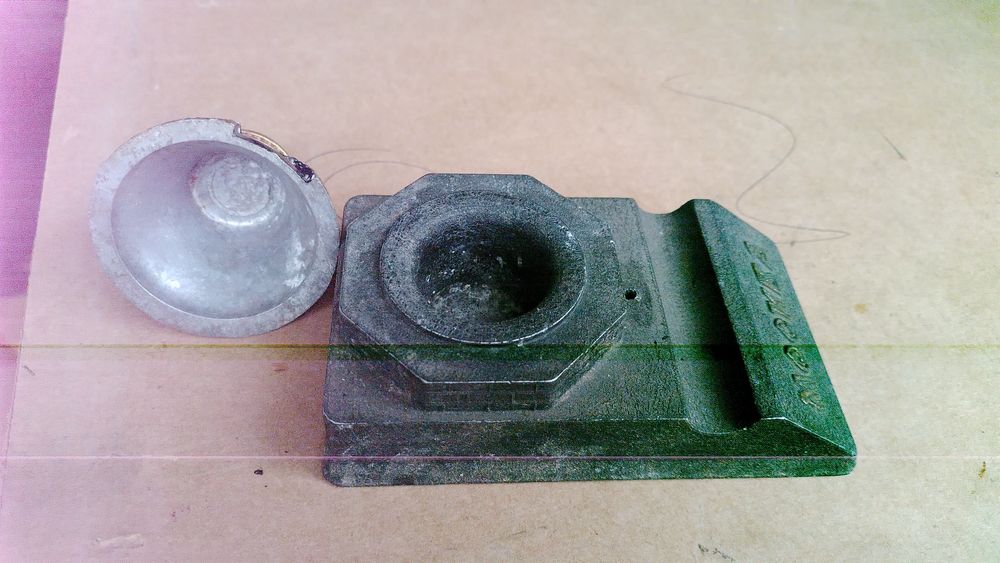 Радянська металева  чорнильниця