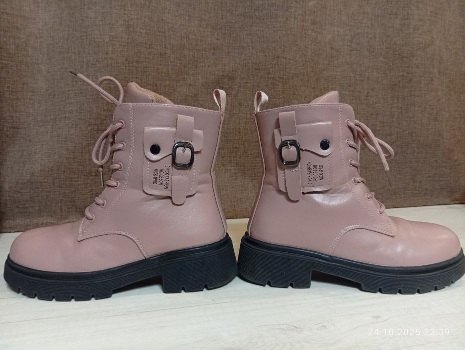 Зимові черевики для дівчинки 36 розмір