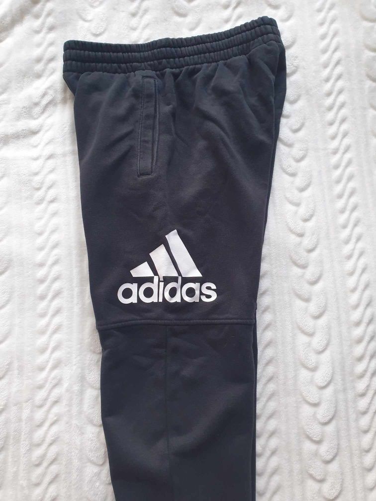 Spodnie dresowe Adidas oryginalne