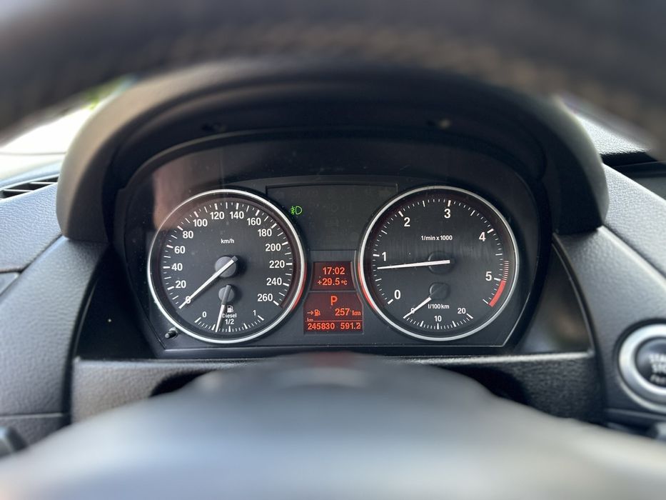 Бмв х1 bmw x1  2011  2.0 дизель автомат