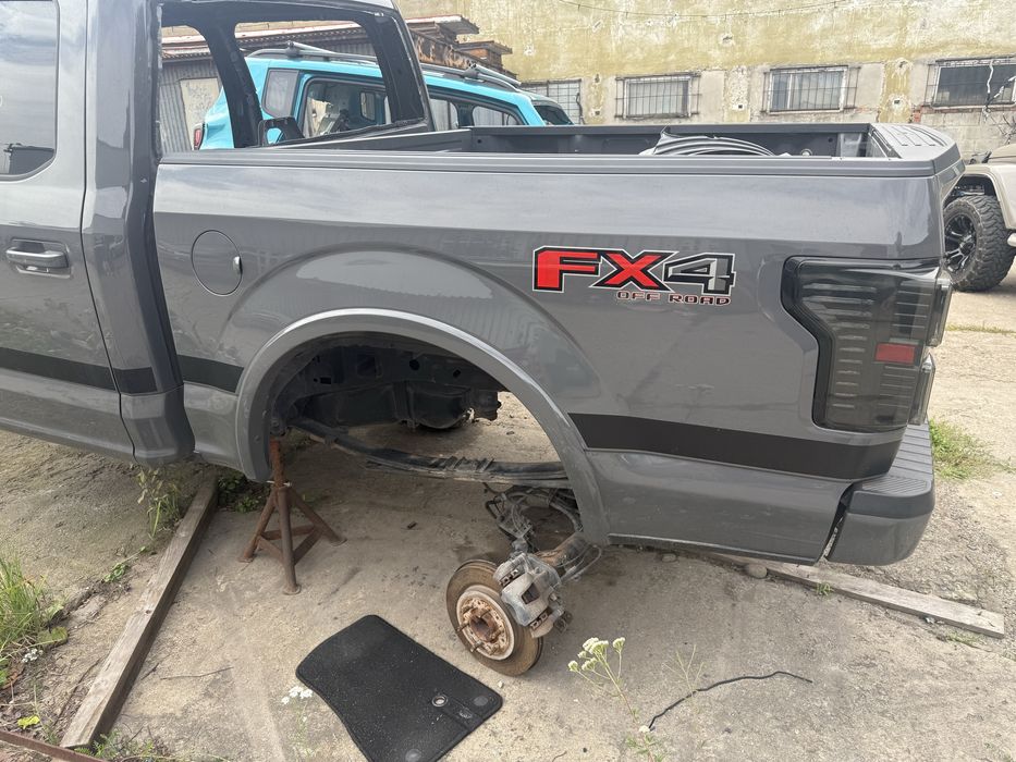 Paka klapa lampy tył kpl.Ford F150 19r stan bdb