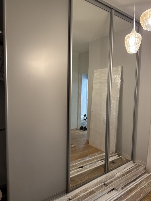 oddam 3pary drzwi przesuwnych do szafy