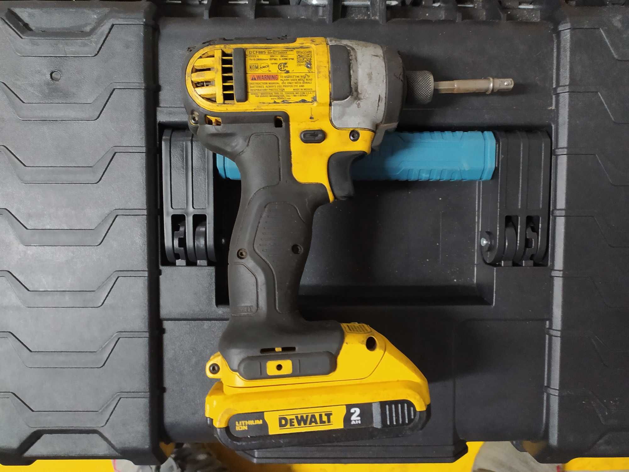 Zakrętarka udarowa akumulatorowa Dewalt DCF885