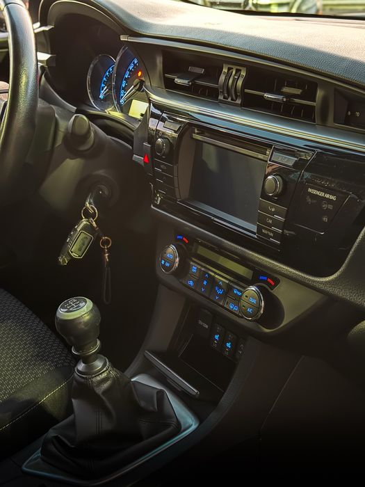 Toyota Corolla 2014 1.6 (торг)