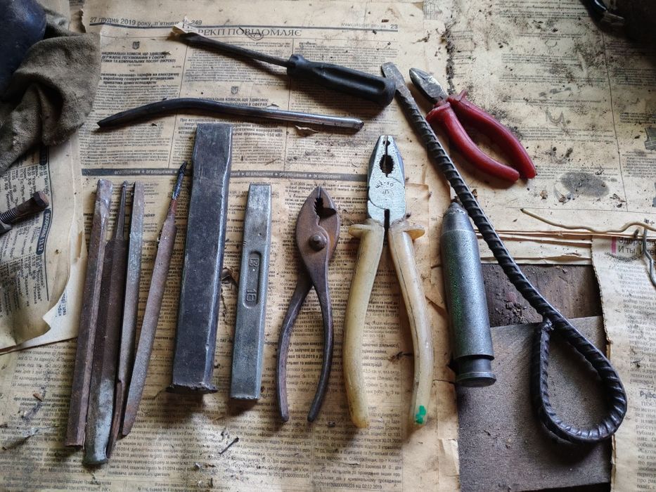 Сапи, граблі, лопати, пилки, мастерок