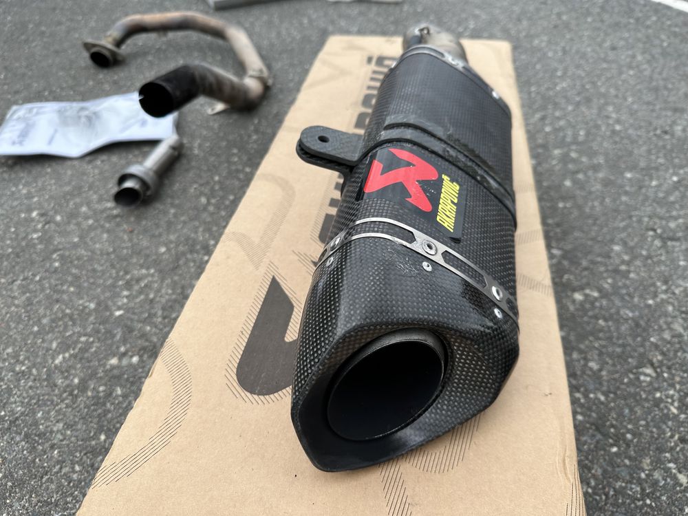 Pełny układ wydechowy akrapovic slip on do ktm 125/390 rok 2021