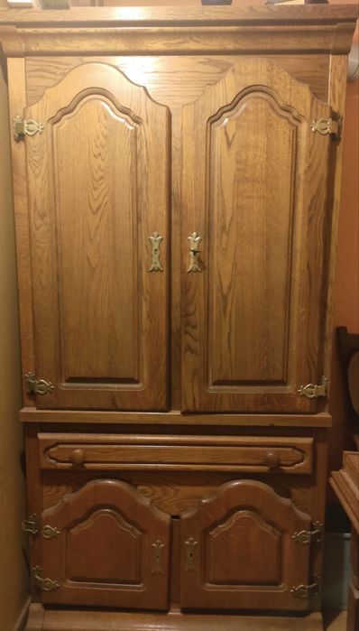 Drewniana szafa z półkami i z szufladą - 700zł