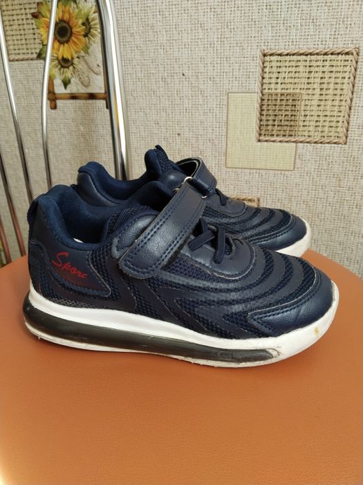 Продам кроссовки на мальчика 31 р.