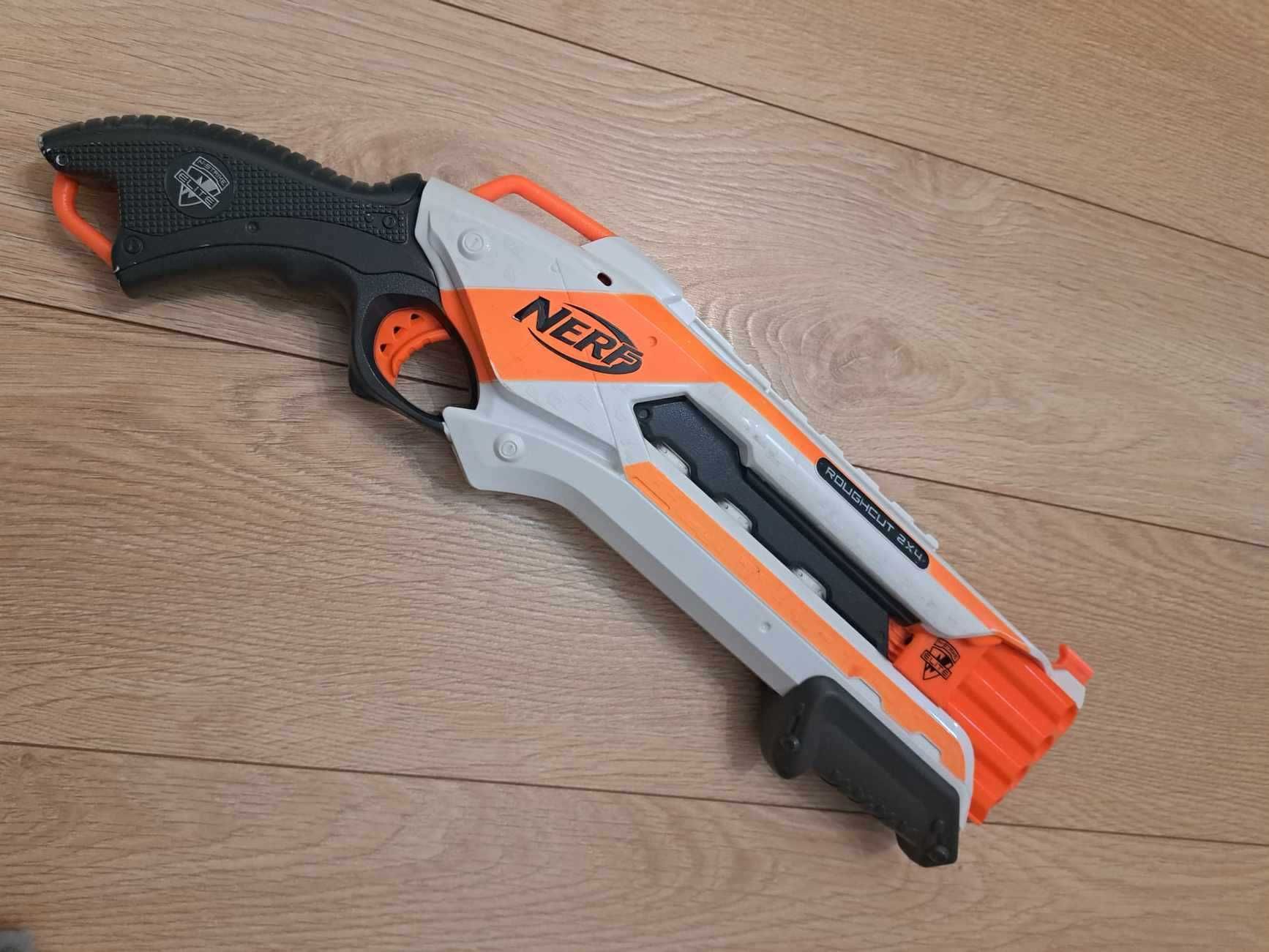 Nerf ROUGHTCUT 2X4 bez strzałek .