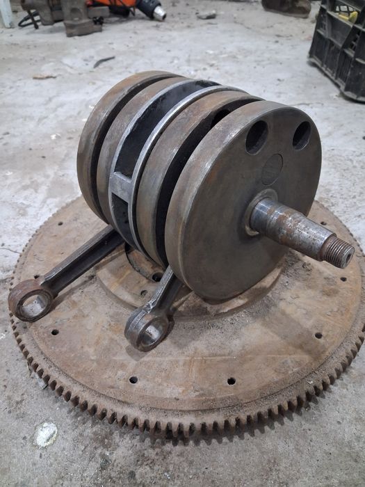 Продам колінвал Ява 634