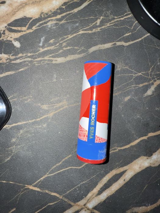 Продам кре для обличчя нічний, помада Ів Роше, лак для нігтів