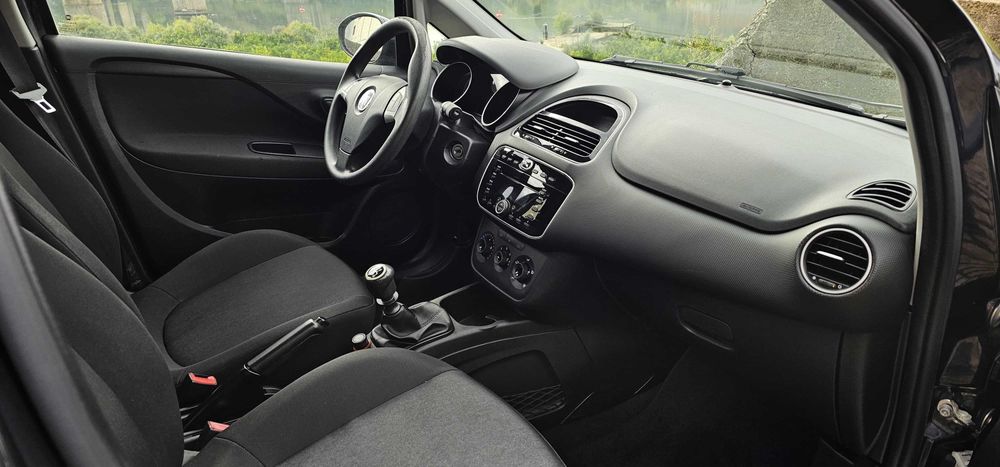 Fiat Punto Ano 2014 com 100.000 km