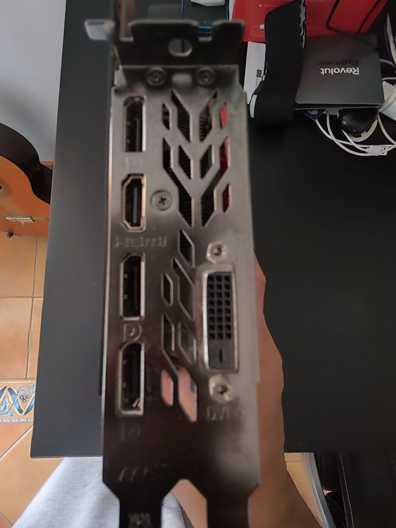 Geforce Placa gráfica MSI GTX 1060 Gaming X
3GB DDR5 
PCI Express X16