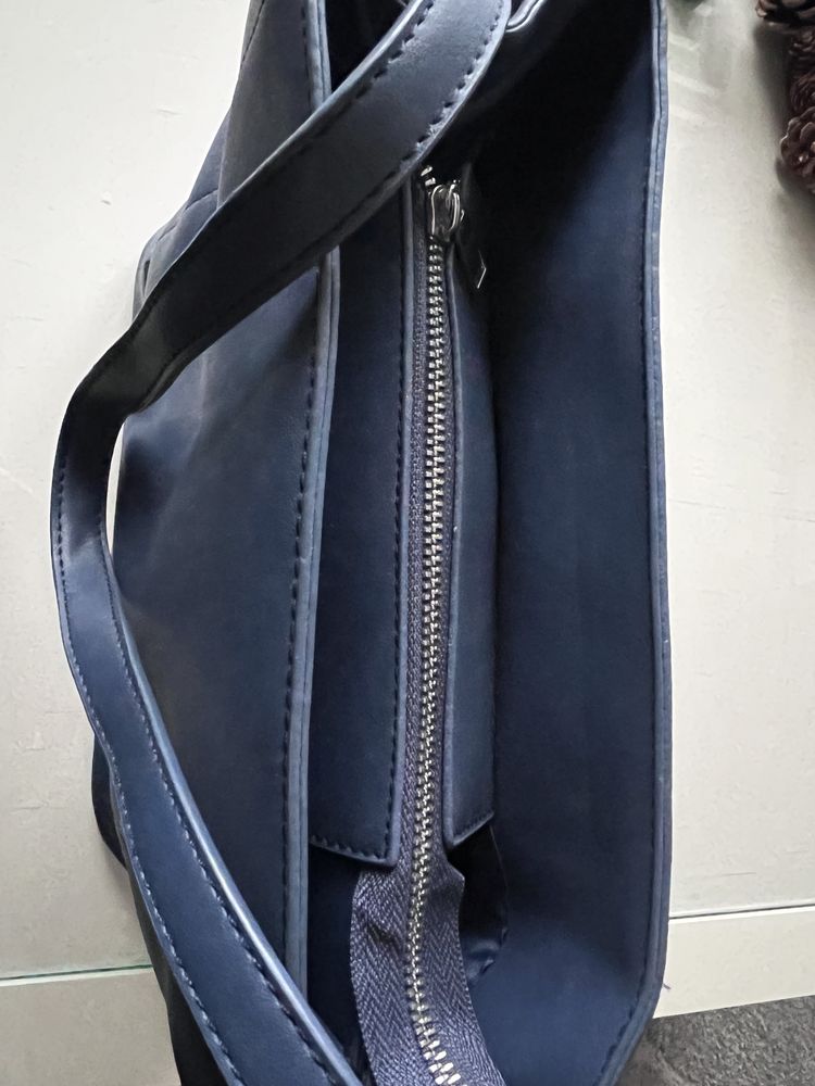Niebieska torebka damska Carry