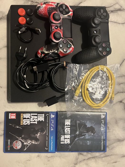 PlayStation 4 Pro w wersji CUH-7216B + dodatki
