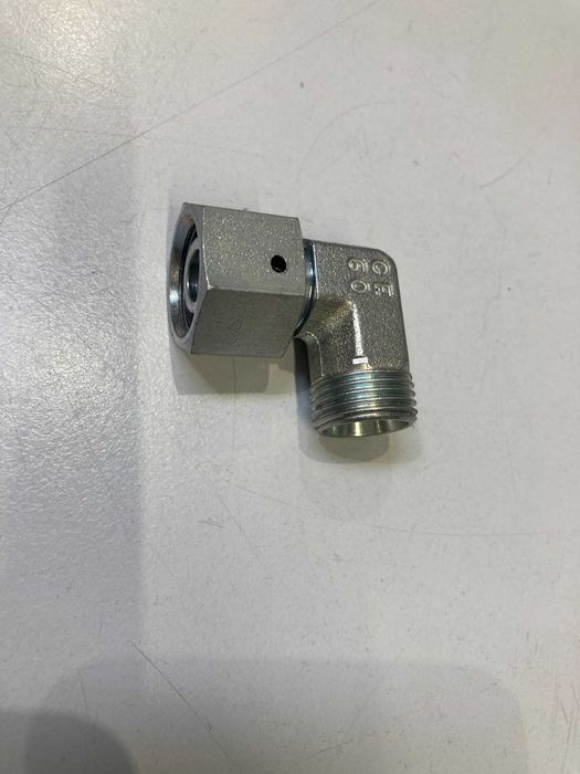 Kolanko hydrauliczne M18x1,5 z nakretka