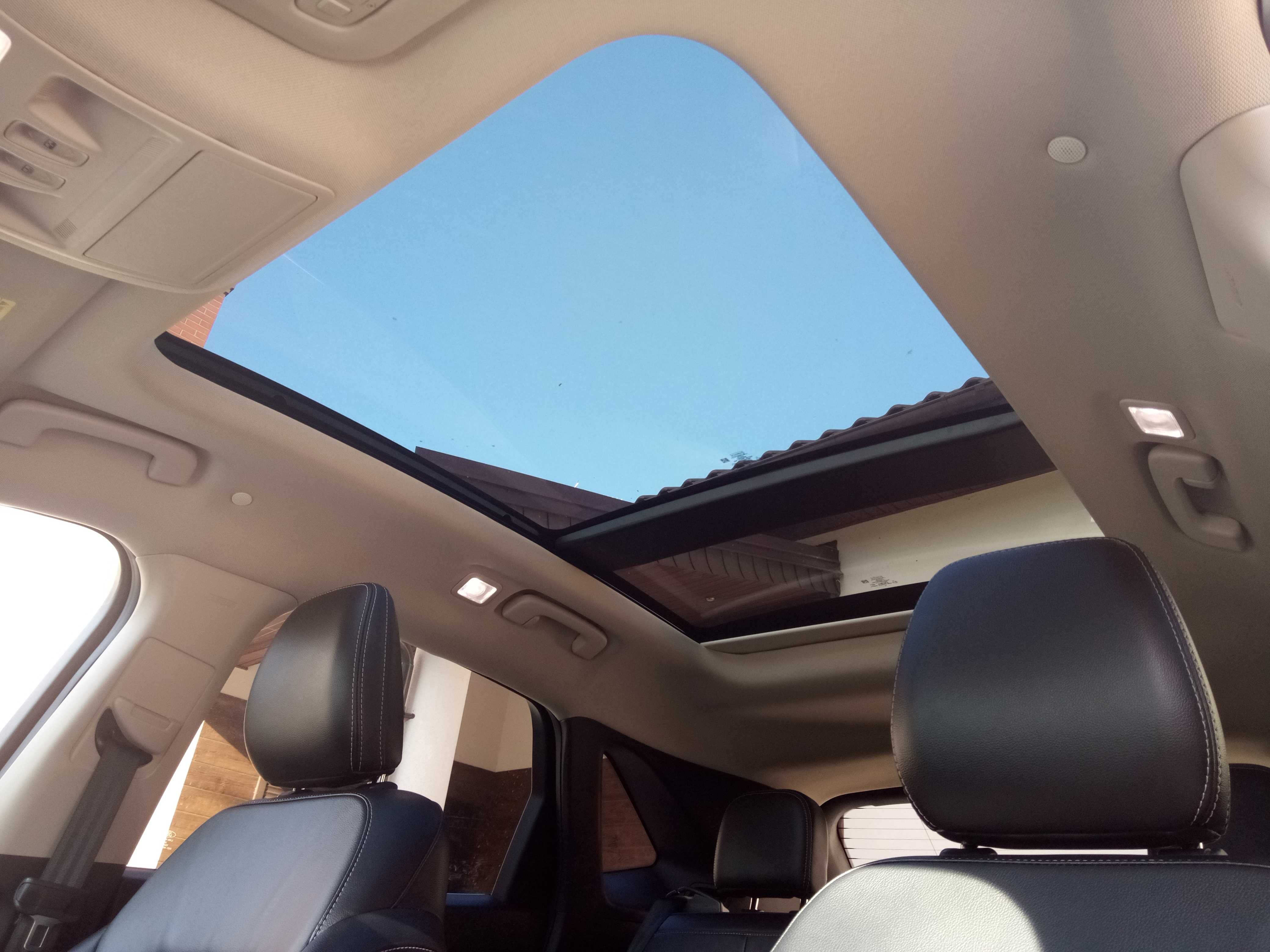 Ford Kuga Escape Hybrid /2,5 FHEV /4x4 /Titanium /200KM