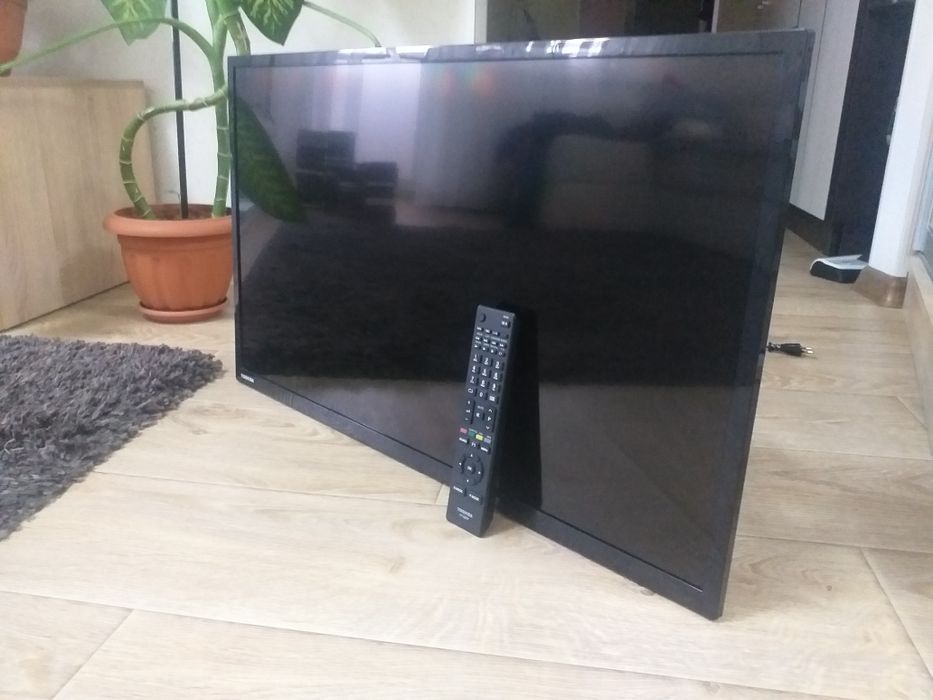 Шикарный телевизор TOSHIBA 32" 2020г.