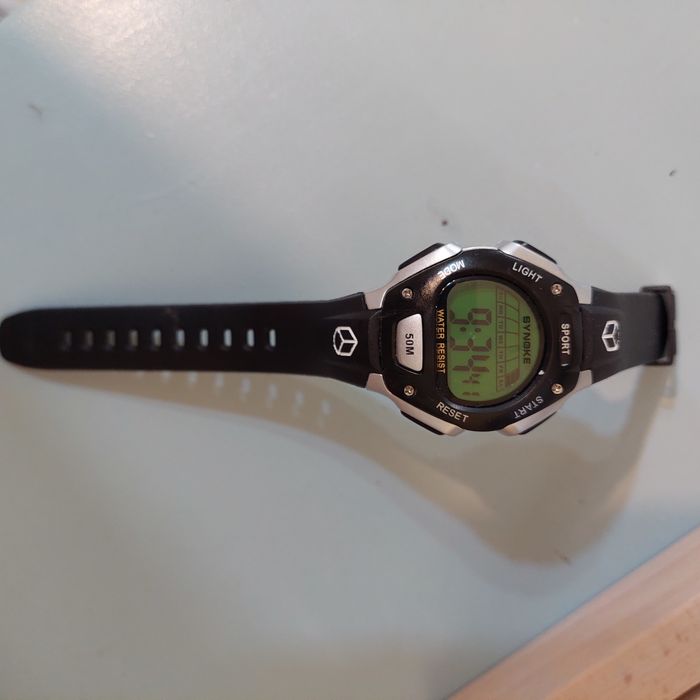 Годинник наручний електронний