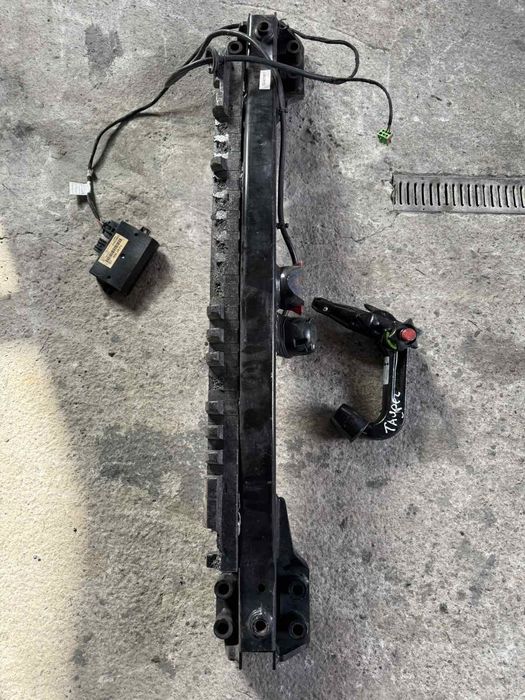 Фаркоп приципне Фольцвашен Туарег 2008р. Ауді  Q7