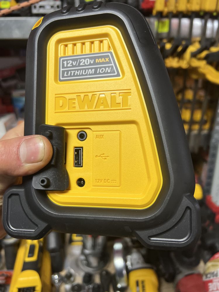 Портативна колонка DeWalt DCR006A