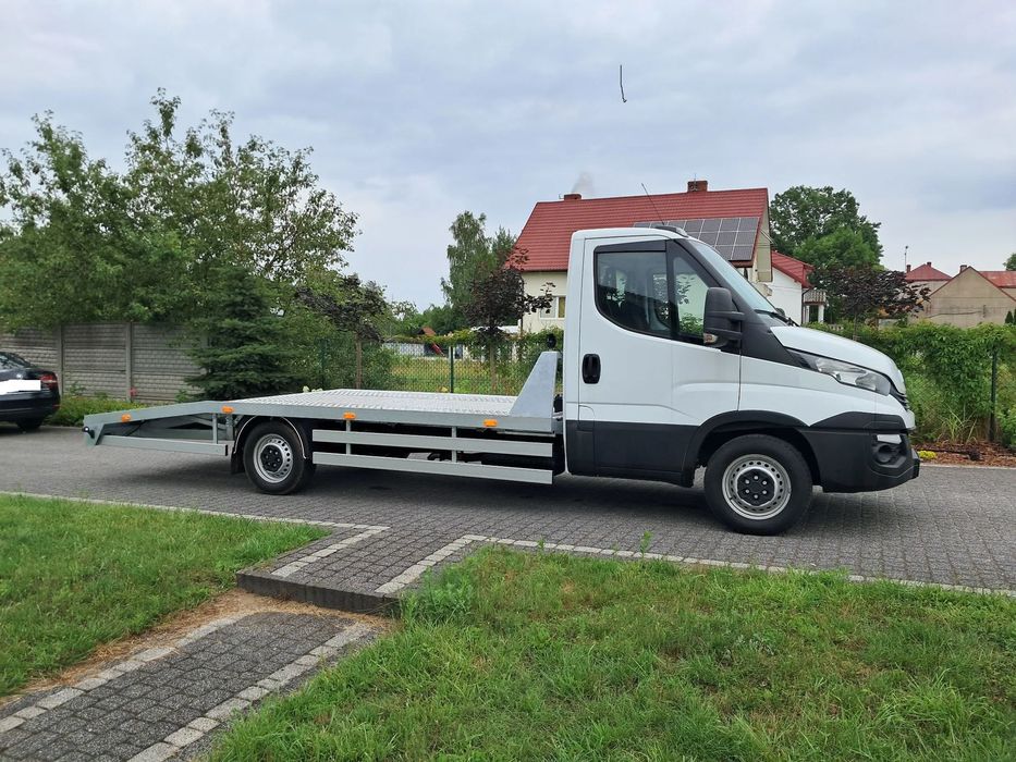 Iveco 35S18 3,0 180KM Nowa Laweta Salon Polska Super Stan 3,0 180 KM  3,0 180KM SUPER STAN Nowa Zabudowa