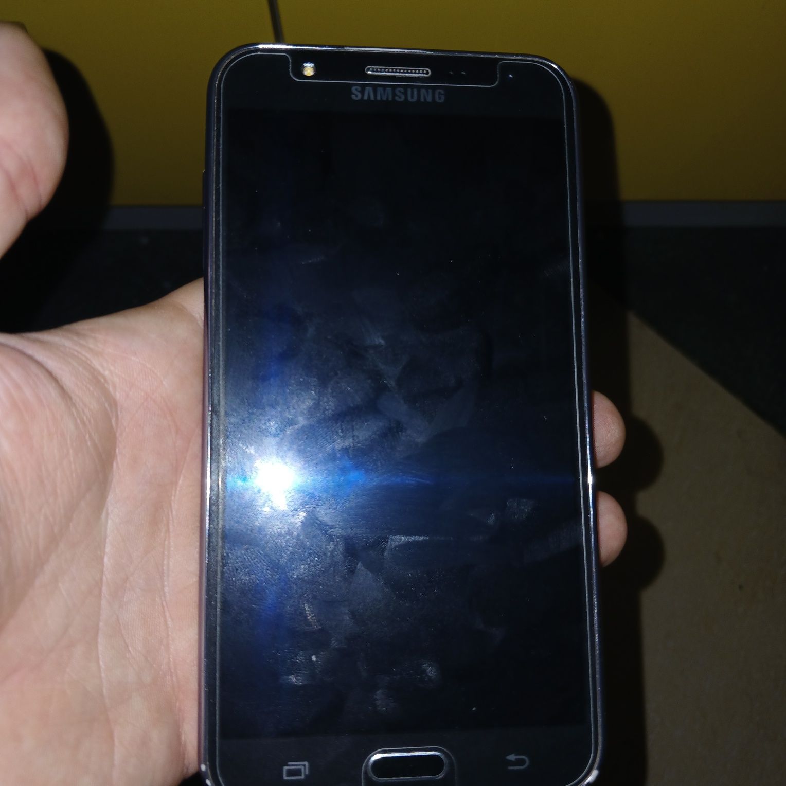 Телефон Samsung j7
