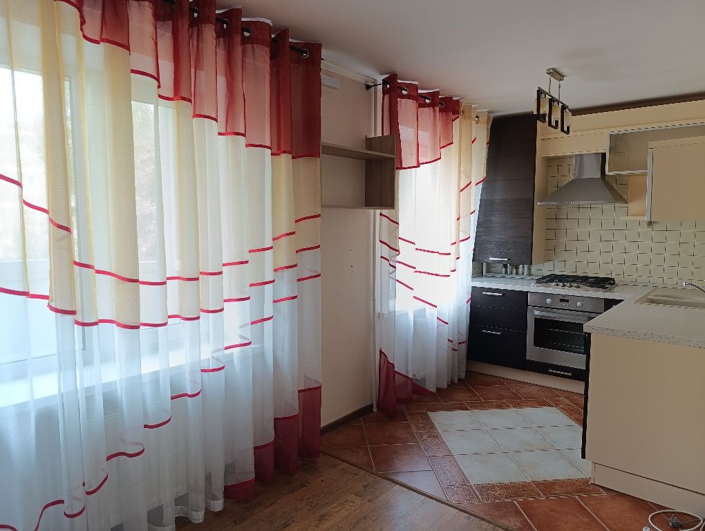 Гарна та тепла 3-кімн. кв., 3 пов., р-н Ремзаводу!