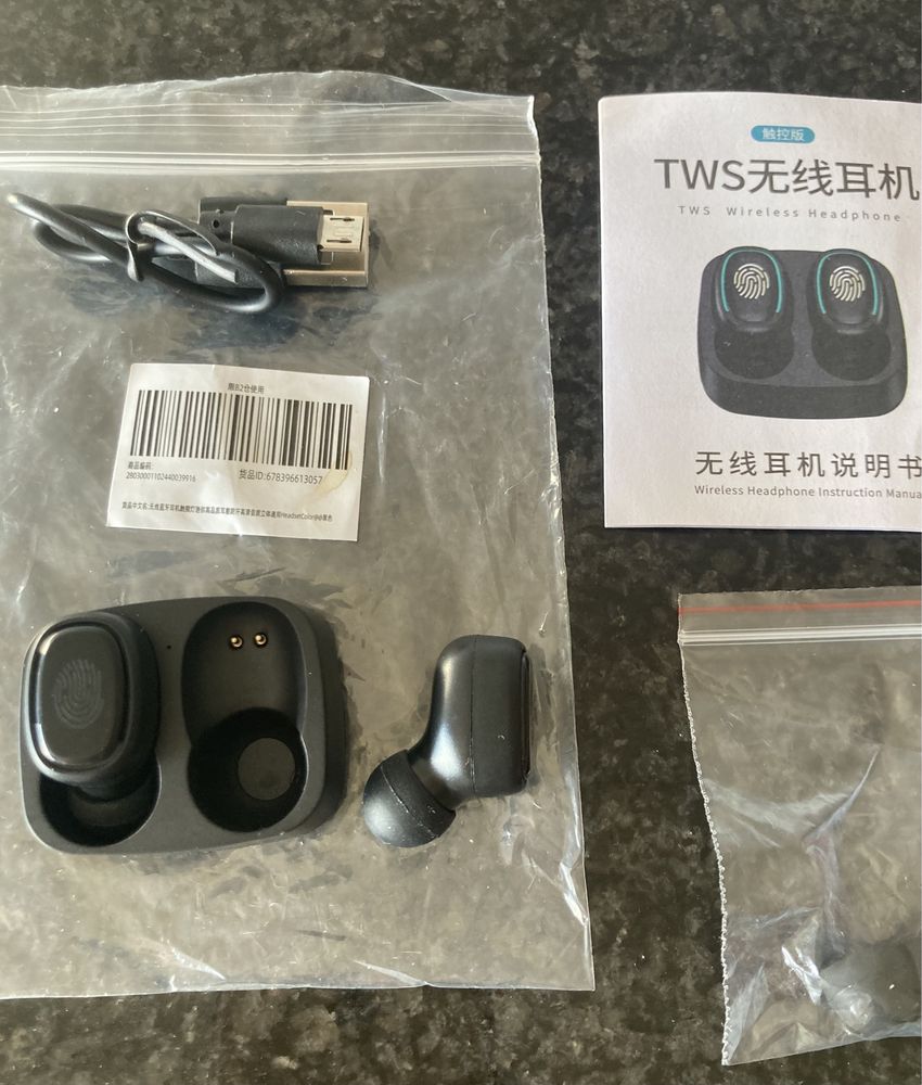 Auriculares Earbuds TWS preto